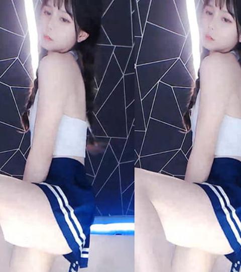 虎牙白菜妹妹定制福利热舞视频：制服短裙+蕾丝丁字太刺激了[9V/906MB]