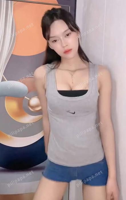 快手小晨晨东北骨感辣妹回归，17支热舞合集展现线条极致美感[17V/133.5 MB]