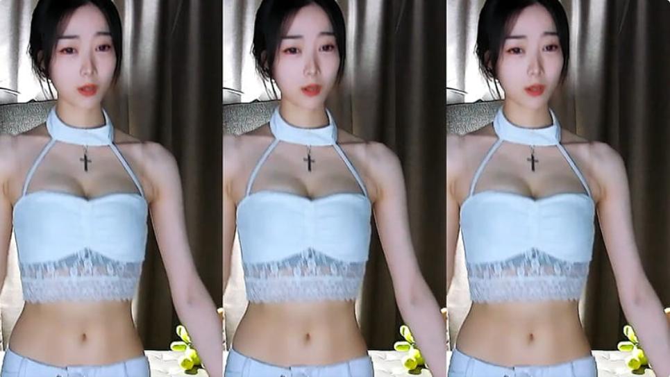 网易CC狐妖妖定制抖胸热舞炸场回归，黑白装造型燃爆视觉神经[4V/993M]