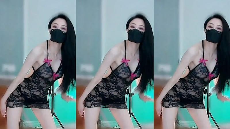 网易CC白妖妖黑蕾丝透视定制热舞撩爆全场，丁字背影引爆视觉冲击(1V/521.7M)