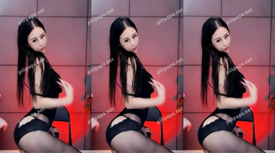 虎牙诗曼定制黑丝慢摇热舞视频，情趣装贴身扭动太上头[1V/242M]