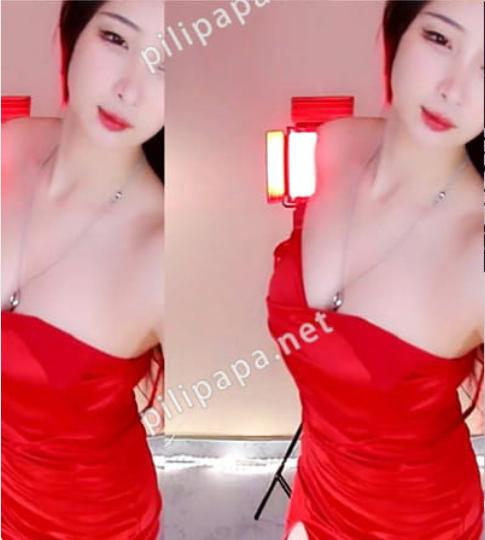 虎牙娱加蛋宝宝李佳佳高价定制热舞合集，黑丝红唇每段都想反复看[12V/1.75G]