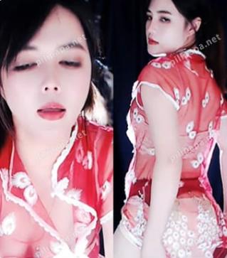 网易CC蓝桉演绎蕾丝旗袍到制服诱惑，付费高级群定制热舞太上头[3V/755.3MB]