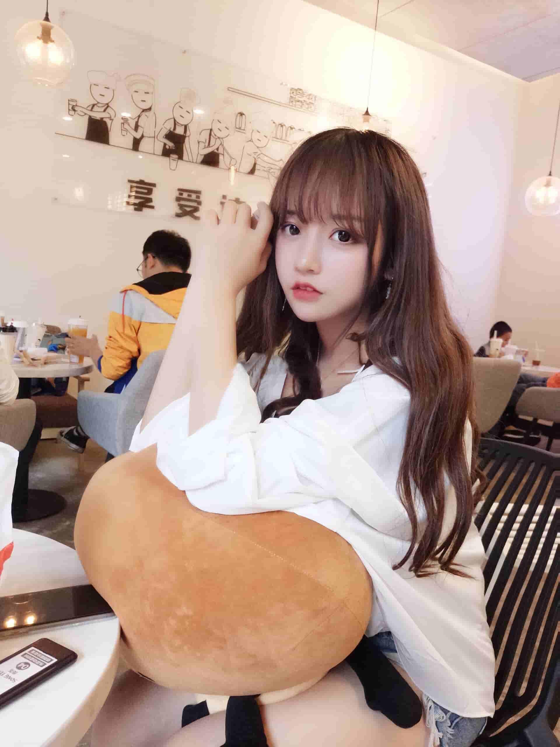 过期米线线喵优等生绝美图片，过期米线线喵没p过的日常素颜图包？