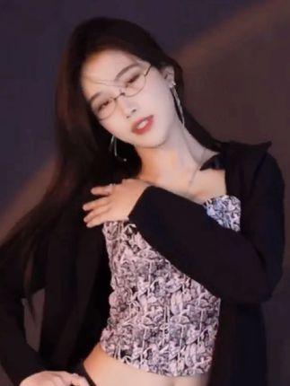 斗鱼萌七最新跳舞视频，观看萌七最新发布的跳舞视频合集