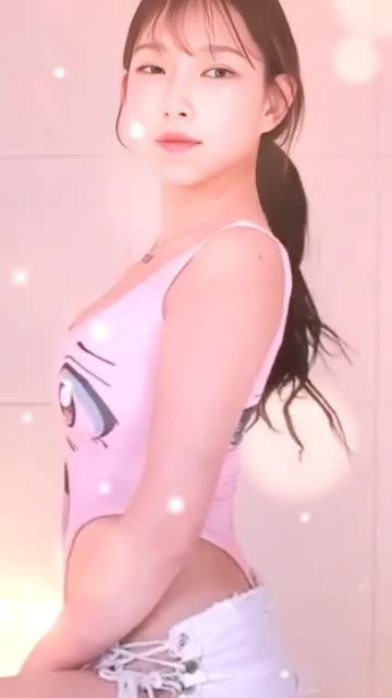 网易cc主播可可可宝儿微博推荐，人气舞蹈片段解读