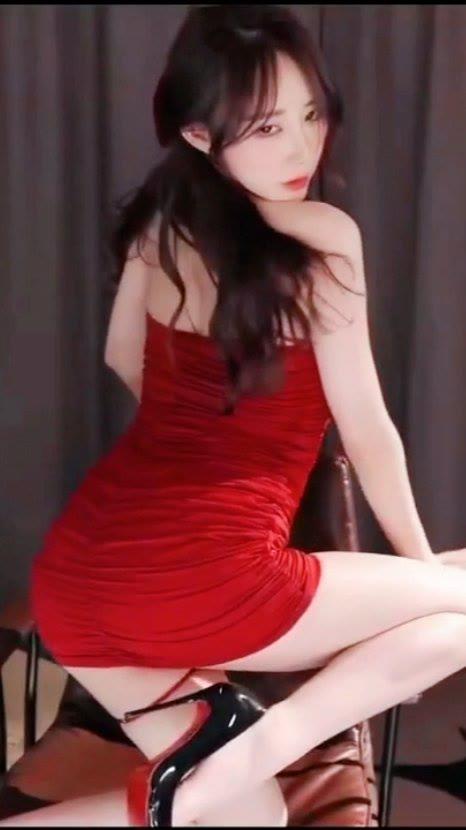 网易CC小恩雅土豪私人定制舞蹈视频真相大揭秘 网易CC小恩雅土豪私人定制舞蹈视频真相大揭秘