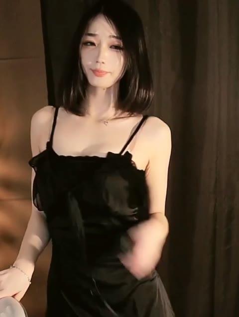 虎牙刘钞钞300元群定制舞蹈，值得入手吗？