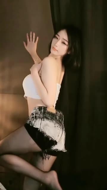 虎牙主播刘钞钞热舞合集，如何获取正版资源？