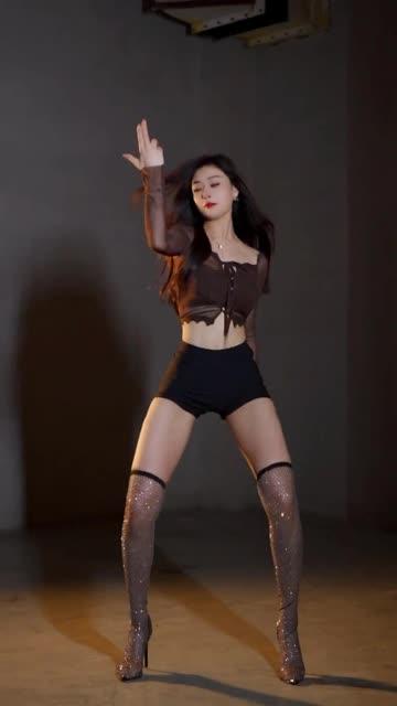 兰学姐超凶微博黑料曝光，舞蹈网红背后的争议事件