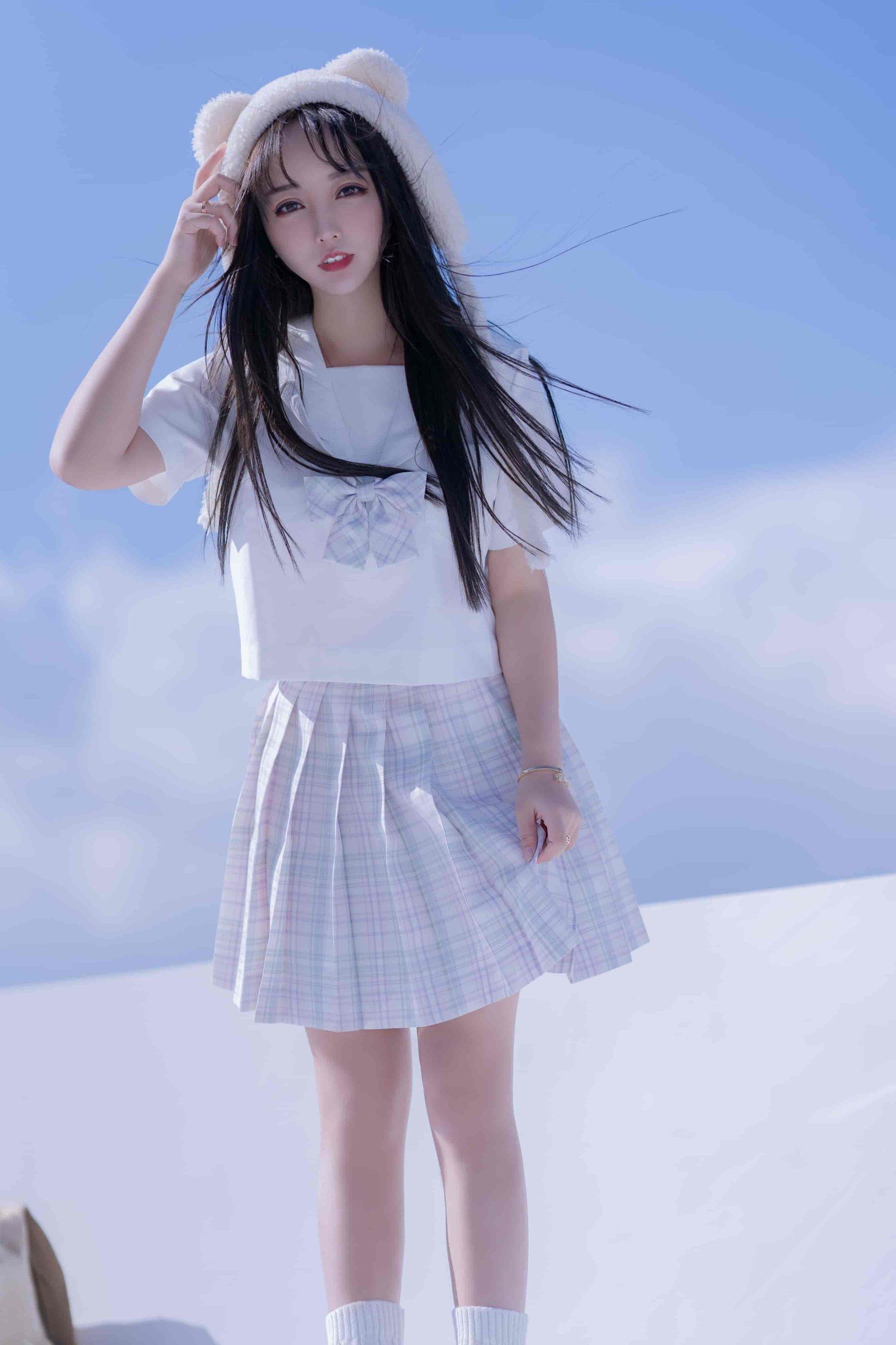 过期米线线喵sama新原版无水印写真，西装里的绑带套图在线