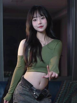 网易CC灰灰娜稀缺舞蹈资源的珍贵性,如何成为粉丝必争的焦点? 网易CC灰灰娜稀缺舞蹈资源的珍贵性,如何成为粉丝必争的焦点?