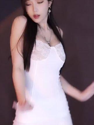 斗鱼萌七啊冯正云抖音，观看萌七与冯正云在抖音上的互动视频