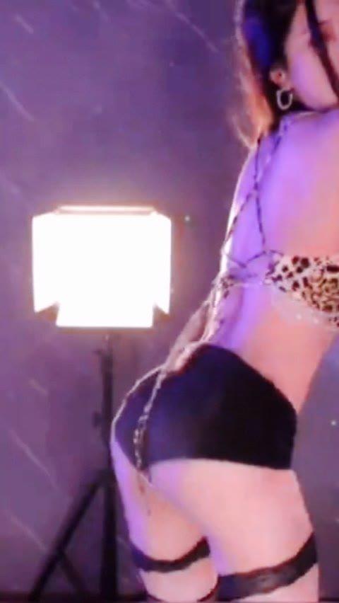 网易cc小恩雅专属定制剧情直播等合集背后的故事 网易cc小恩雅专属定制剧情直播等合集背后的故事