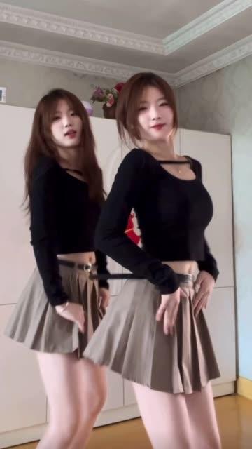 网易CC欣彤土豪定制舞蹈系列尊贵定制舞蹈体验，欣彤土豪定制舞蹈大曝光