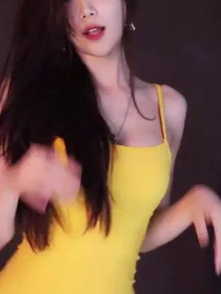 斗鱼萌七啊冯正云抖音，观看萌七与冯正云在抖音上的互动视频