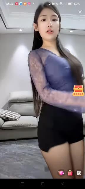 网易CC雪梨直播回放，她的直播中有哪些精彩时刻不可错过？