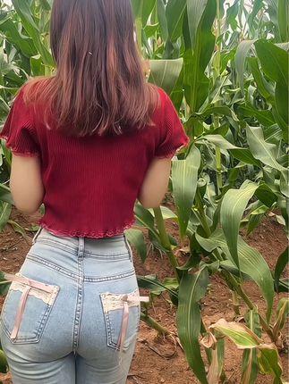 网易CC定制小果舞蹈合集,她的舞台表现为何如此吸引人? 网易CC定制小果舞蹈合集,她的舞台表现为何如此吸引人?