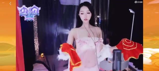 短腿微宁黑丝大长腿性感舞蹈视频，黑丝舞蹈视频为何爆红？