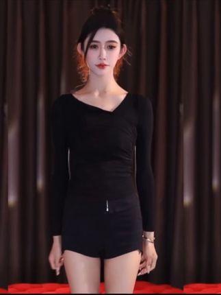 网易CC雅恩北北定制舞蹈视频，如何购买她的定制服务