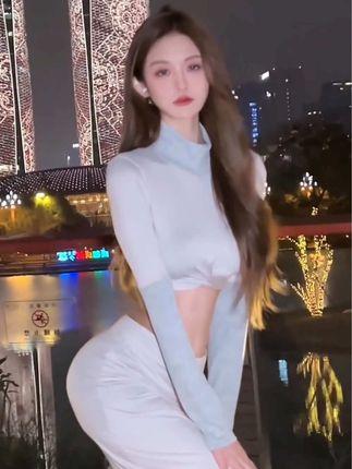 CC果果超哇塞呀红色战衣舞蹈,这一造型为何成为经典? CC果果超哇塞呀红色战衣舞蹈,这一造型为何成为经典?