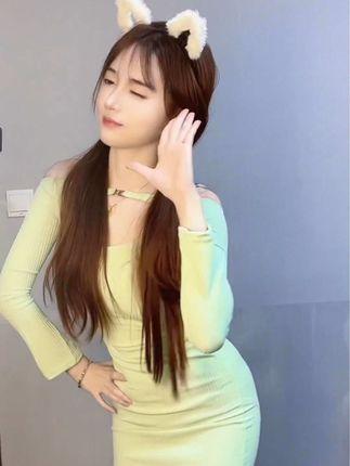 网易CC果果超哇塞呀土豪定制舞蹈，粉丝为何热捧她的作品？