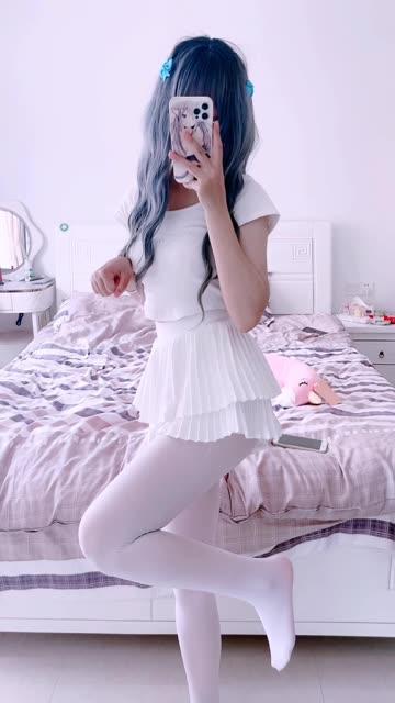 桃诗诗万元定制舞蹈的吸引力，为什么万元定制舞蹈视频如此受欢迎？