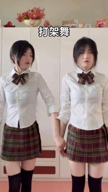 CC欣彤镜子舞蹈镜子舞蹈的魔力,欣彤镜子舞蹈背后的秘密 CC欣彤镜子舞蹈镜子舞蹈的魔力,欣彤镜子舞蹈背后的秘密