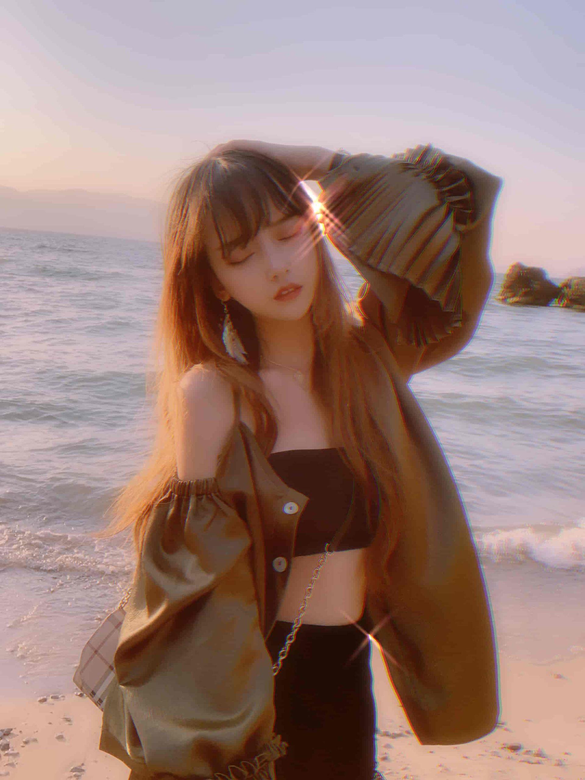 过期米线线喵sama新原版无水印写真，西装里的绑带套图在线