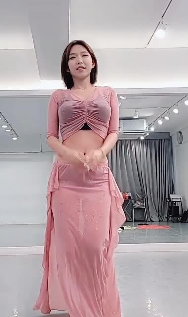 CC可可可宝儿双视角舞蹈视频，定制资源如何获取？