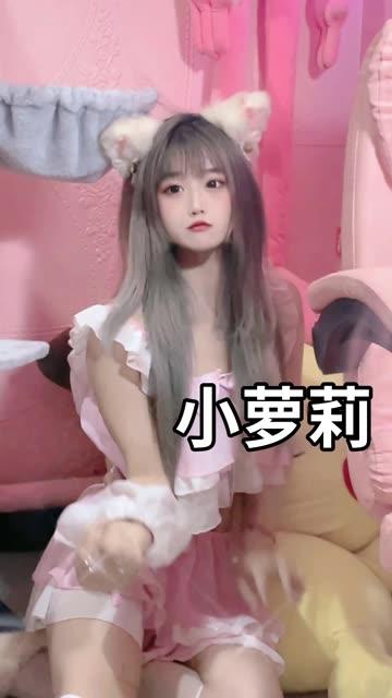 桃诗诗定制舞蹈与粉丝互动，她如何通过定制舞蹈与粉丝互动并提升热度