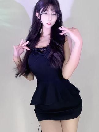 网易CC奶尤双视角秀玉足，从不同视角感受她的舞蹈美感