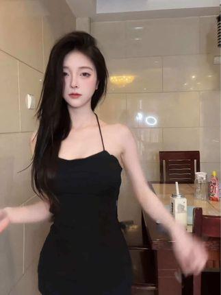 网易CC果果超哇塞呀土豪定制舞蹈，粉丝为何热捧她的作品？