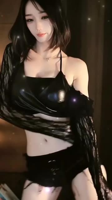 虎牙主播刘钞钞大摆锤舞蹈，她如何定义经典？