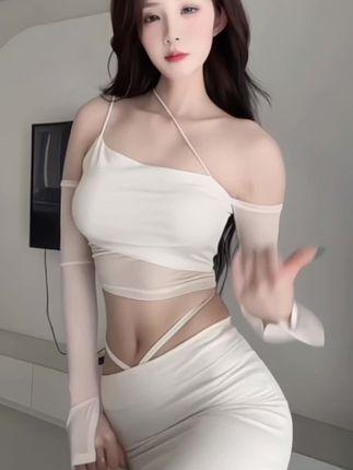 虎牙小师妹音动小师妹跳舞视频，感受她的动感舞步