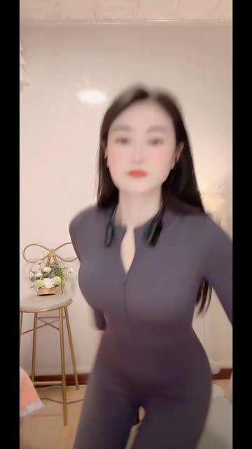 苏烟老师私人剧情定制视频，独特内容为何吸引粉丝？