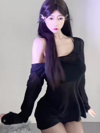 网易CC奶尤双视角秀玉足，从不同视角感受她的舞蹈美感