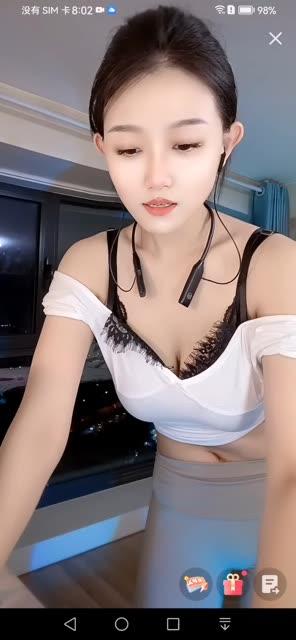 CC尤物星莱铛铛土豪群定制热舞完整版，奢华表演独家呈现