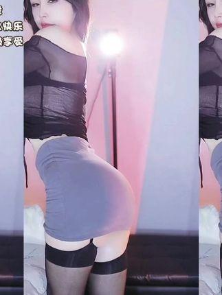 cc丸子超凶定制舞蹈合集，她的热舞为何如此特别？