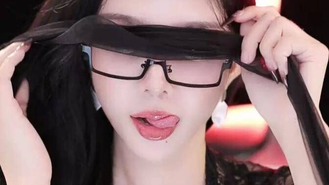 网易CC奶尤情趣套装舞蹈，黑丝开火车舞为何如此热门？