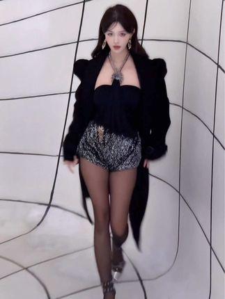 网易CC舞蹈小野马定制视频合集，如何订阅和观看她的私人表演？