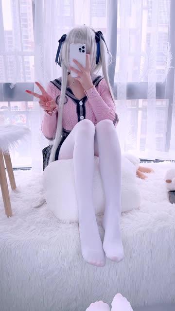 桃诗诗定制舞蹈与粉丝互动，她如何通过定制舞蹈与粉丝互动并提升热度