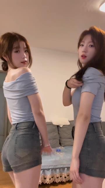 网易CC欣彤土豪定制舞蹈系列尊贵定制舞蹈体验，欣彤土豪定制舞蹈大曝光