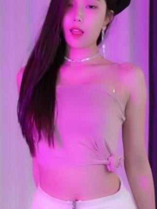 斗鱼萌七最新跳舞视频，观看萌七最新发布的跳舞视频合集