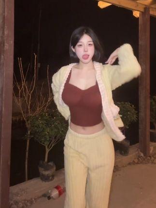 虎牙幻音静静定制怎么弄的视频通过视频了解如何定制虎牙幻音静静，完整教程指导定制过程