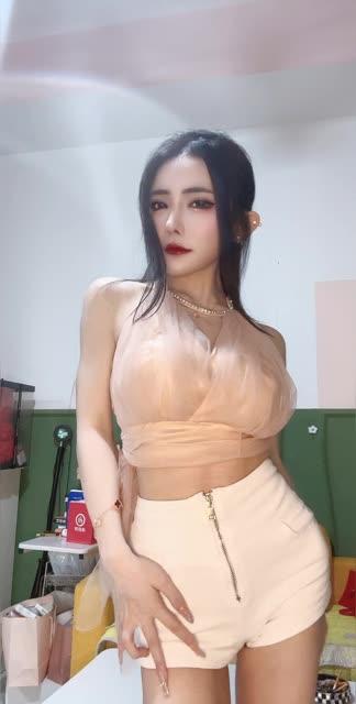 雪儿baby的大号直播动态，最新视频如何获取？