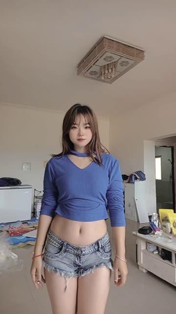 CC小微微最新舞蹈视频下载，一键下载她最精彩的舞蹈视频