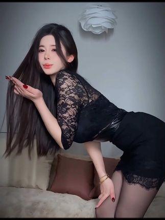 CC小微微至尊版内容全面回顾，她的至尊版视频是如何吸引观众的