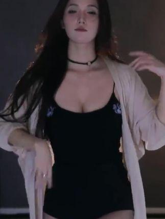 斗鱼萌七定制舞蹈视频,了解如何定制萌七专属的舞蹈视频内容 斗鱼萌七定制舞蹈视频,了解如何定制萌七专属的舞蹈视频内容