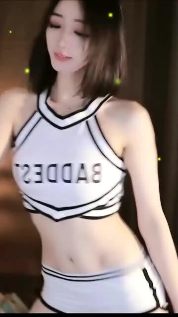 虎牙刘钞钞300元群定制舞蹈，值得入手吗？